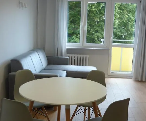 アパート No 12 *